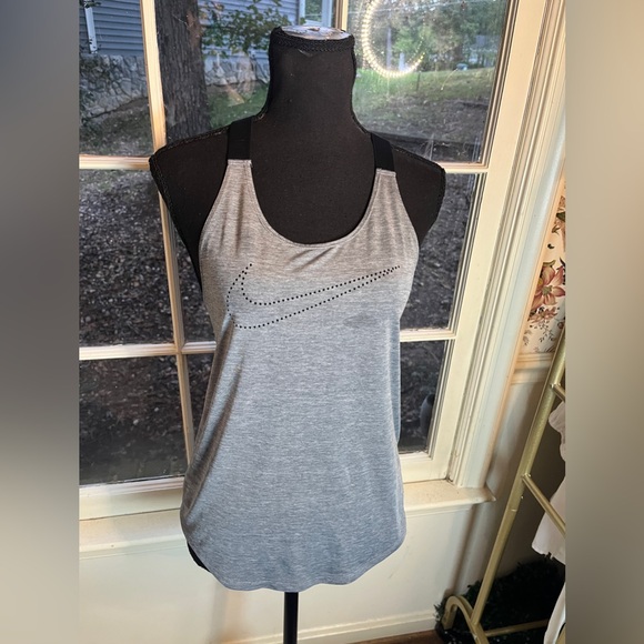 Nike Dri- Fit Grey Workout Tank Top Size XSmall - Picture 1 of 8